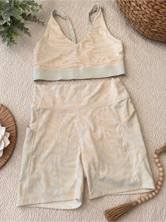 Fabletics Other - Fabletics PureLuxe Zebra Print Sports Bra & Biker Shorts Set XL Cream Yellow